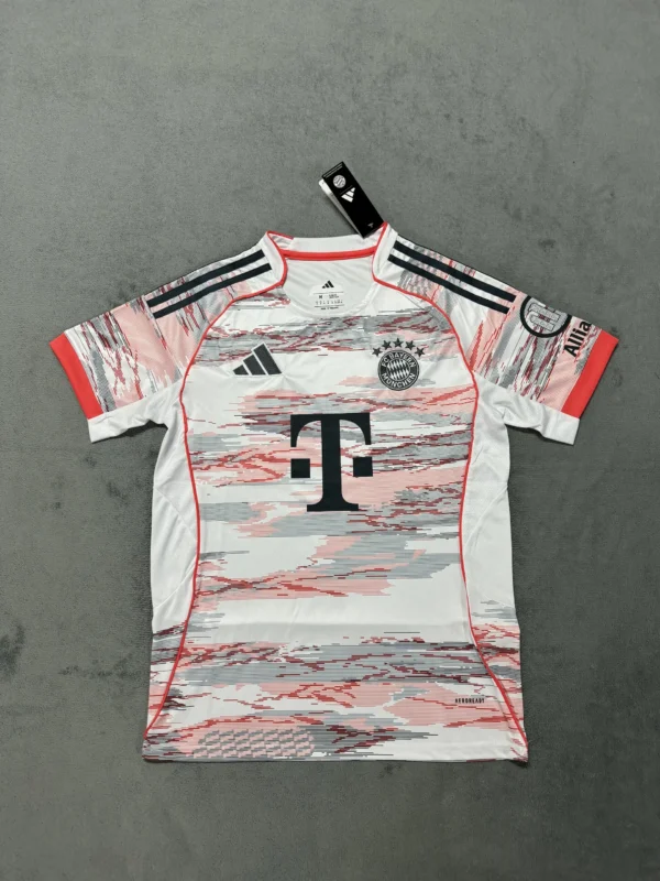 25/26 Bayern Munich Away - Glitch Graphic