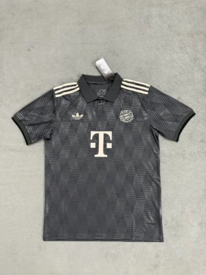 25/26 Bayern Munich Third - Obsidian Trefoil