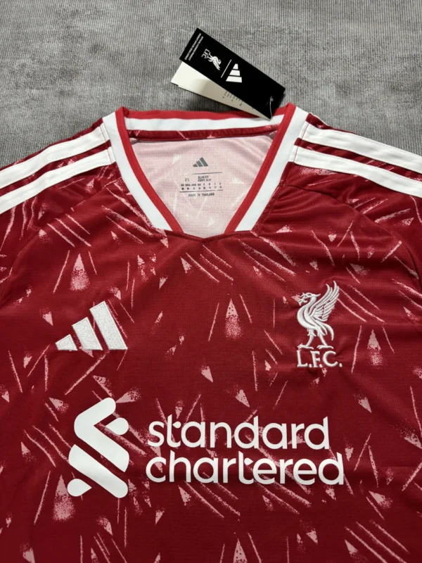 25/26 Liverpool Home