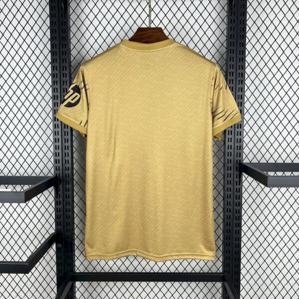 IMG_0553.jpg Real Madrid Gold Jersey