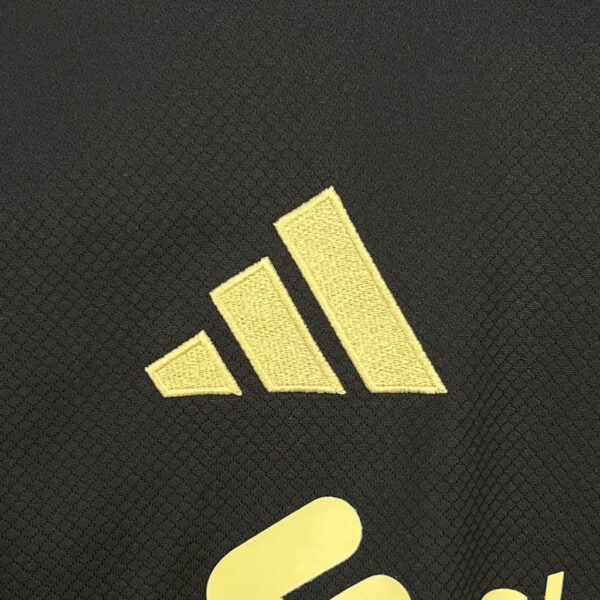 IMG_2348.jpg Liverpool Black Jersey