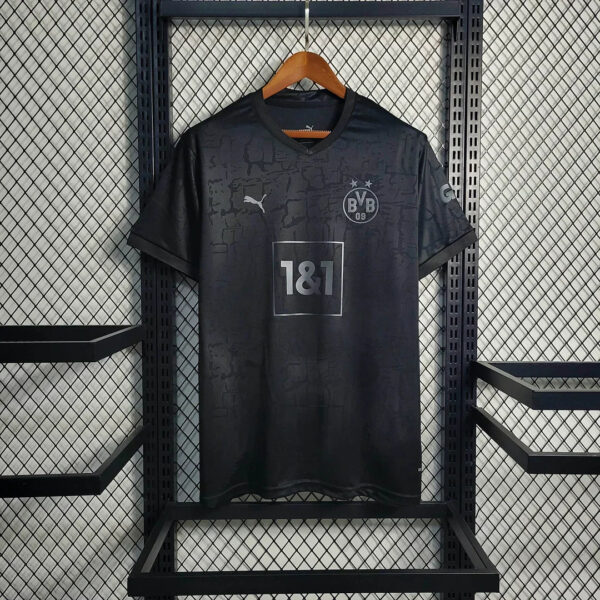 IMG_6368.jpg Borussia Dortmund Blackout Jersey